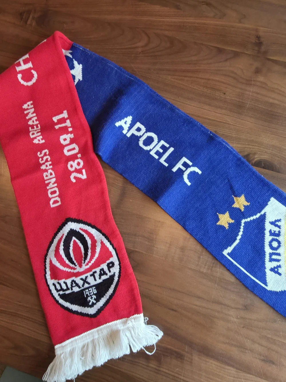 UEFA Champions League 2011 Red & Blue Scarf Soccer Apoel FC Donbass Arena